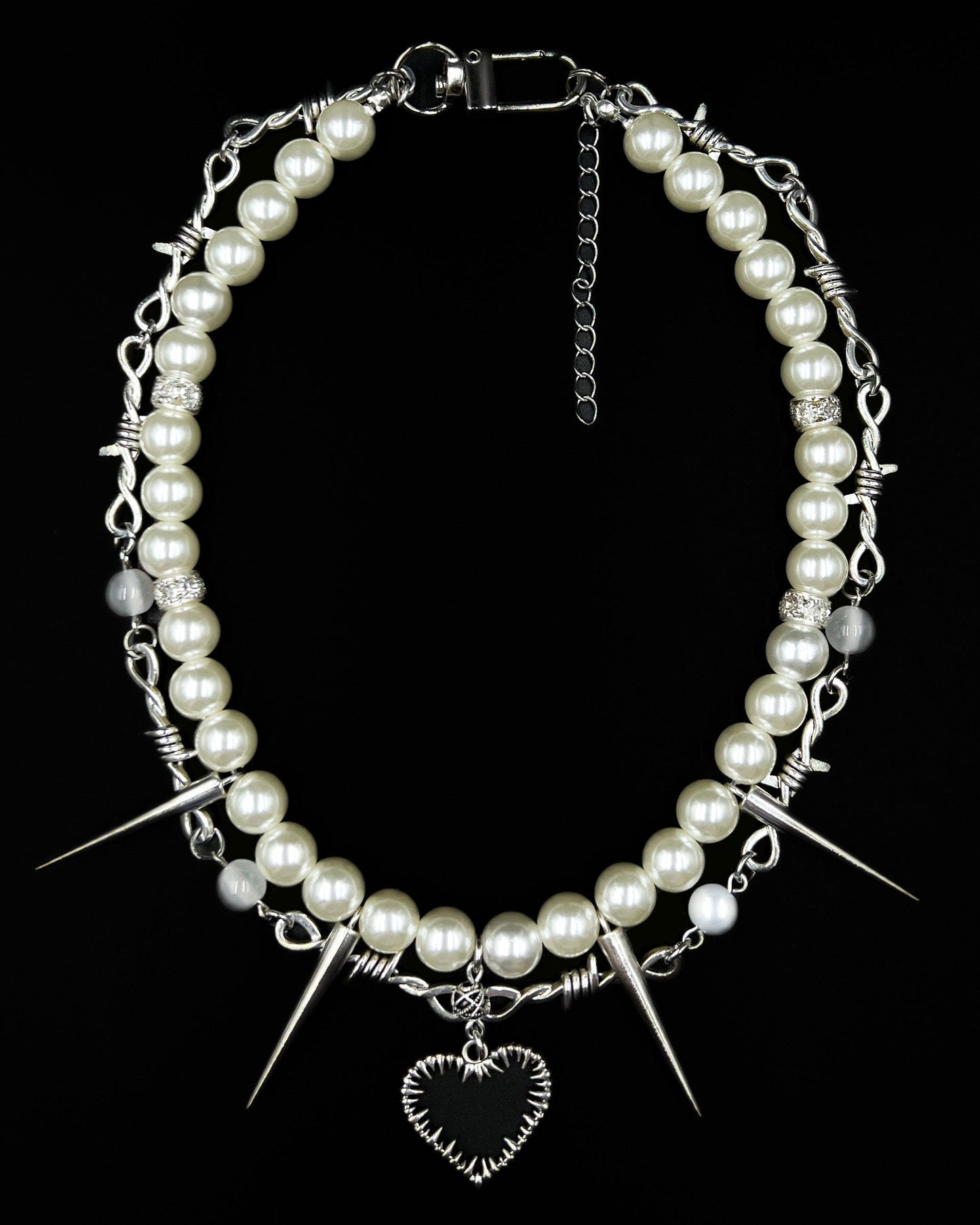 Rivet pearl necklace