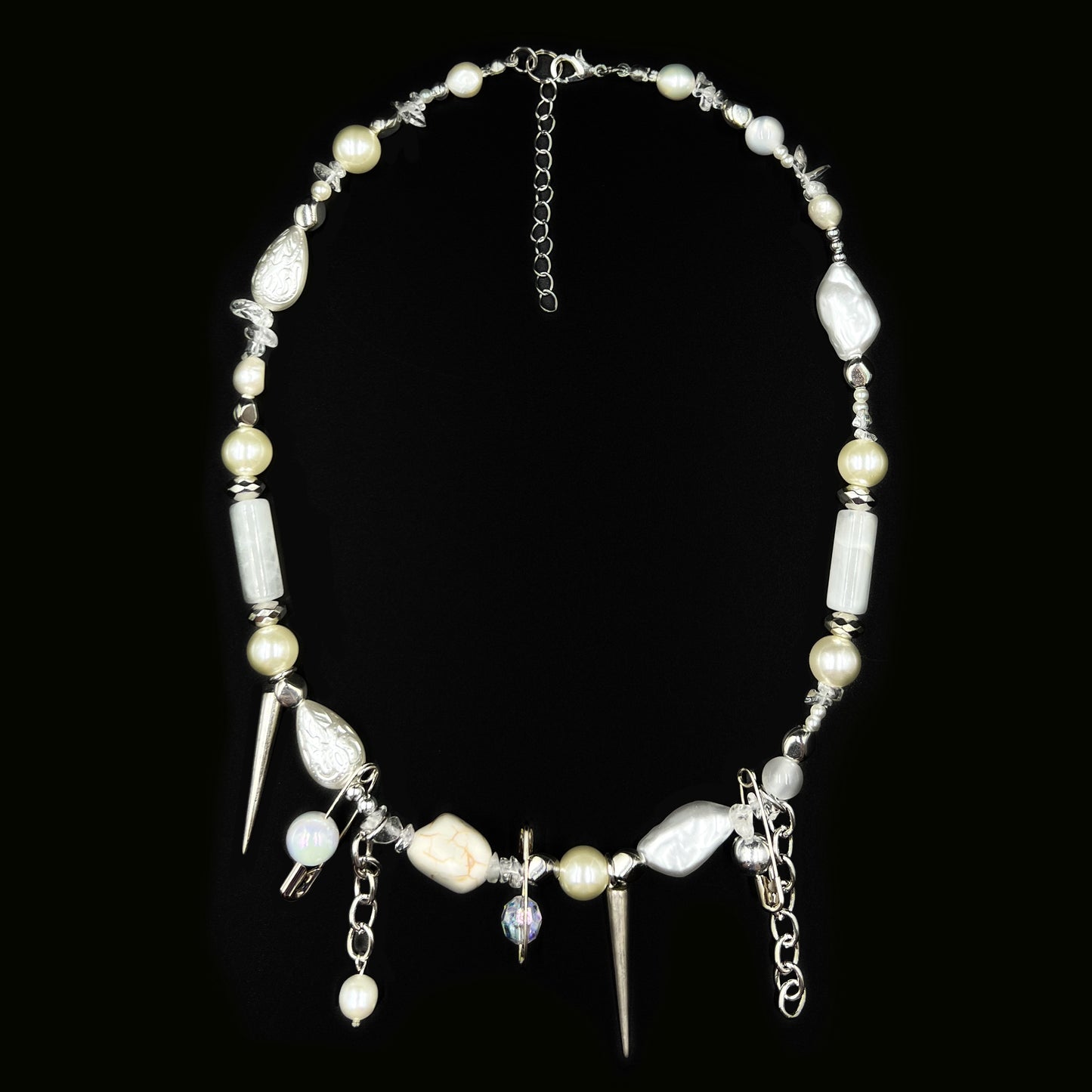 Pearl and white beads Necklace
