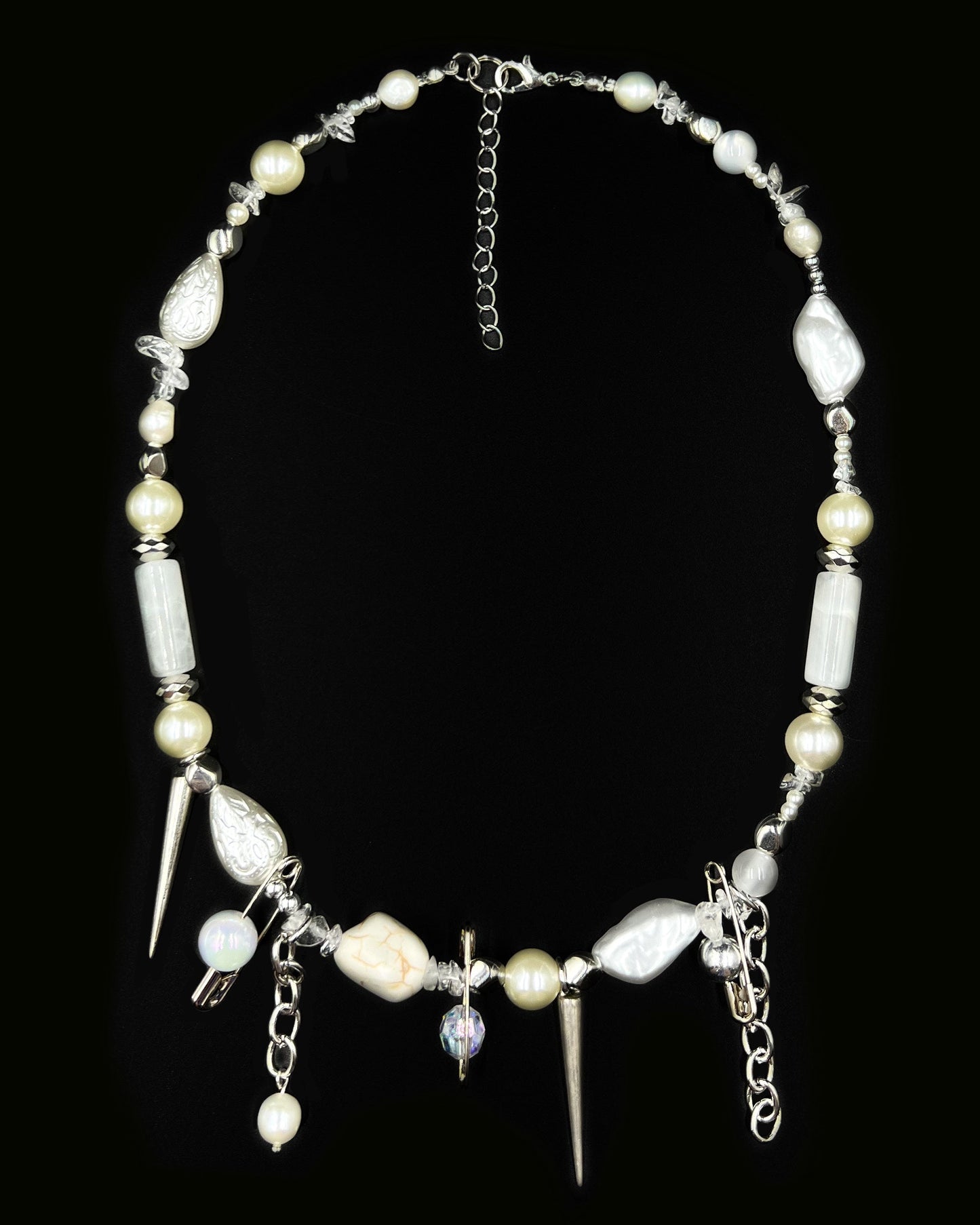 Pearl and white beads Necklace