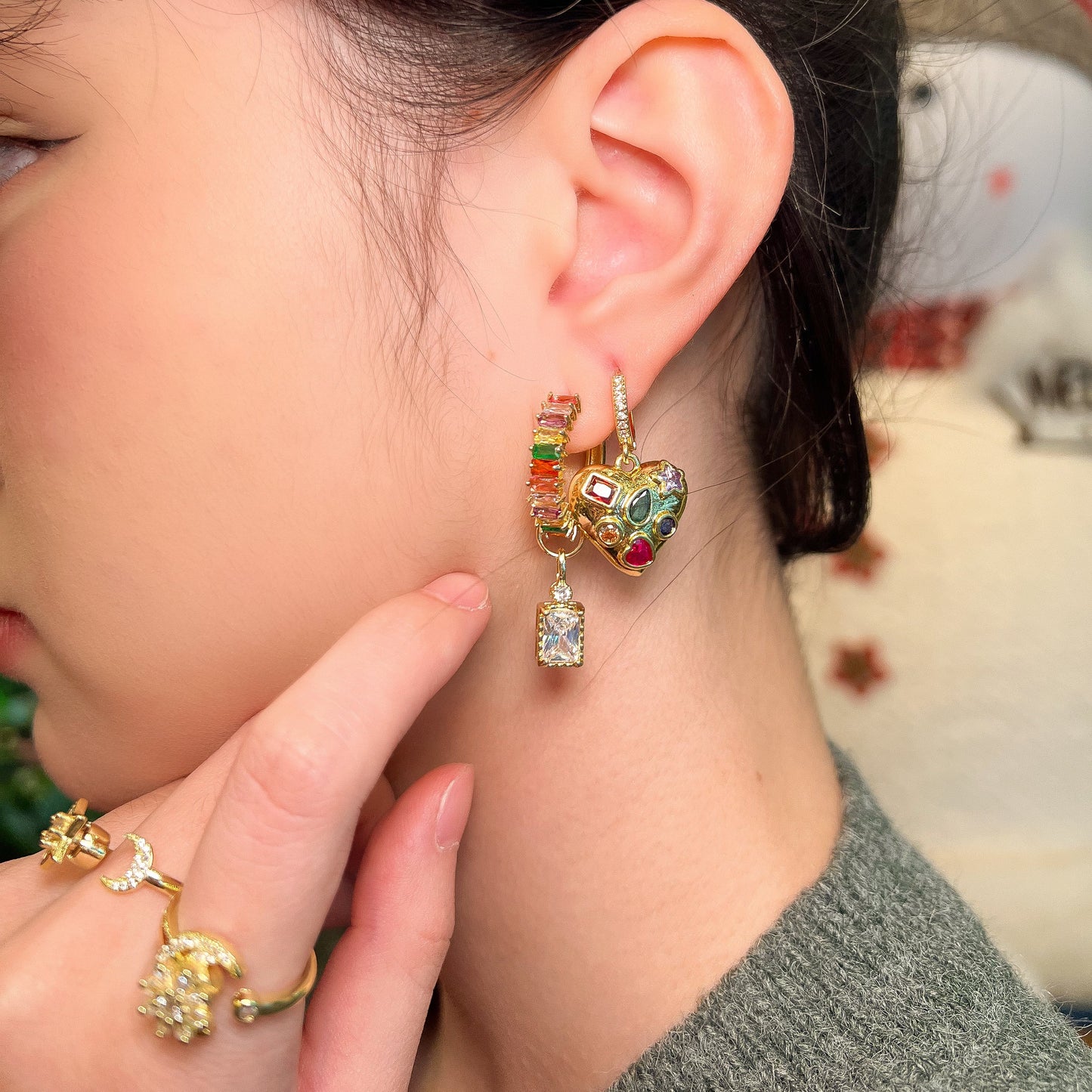 暖夜花瓣 · Warm Petal Earrings
