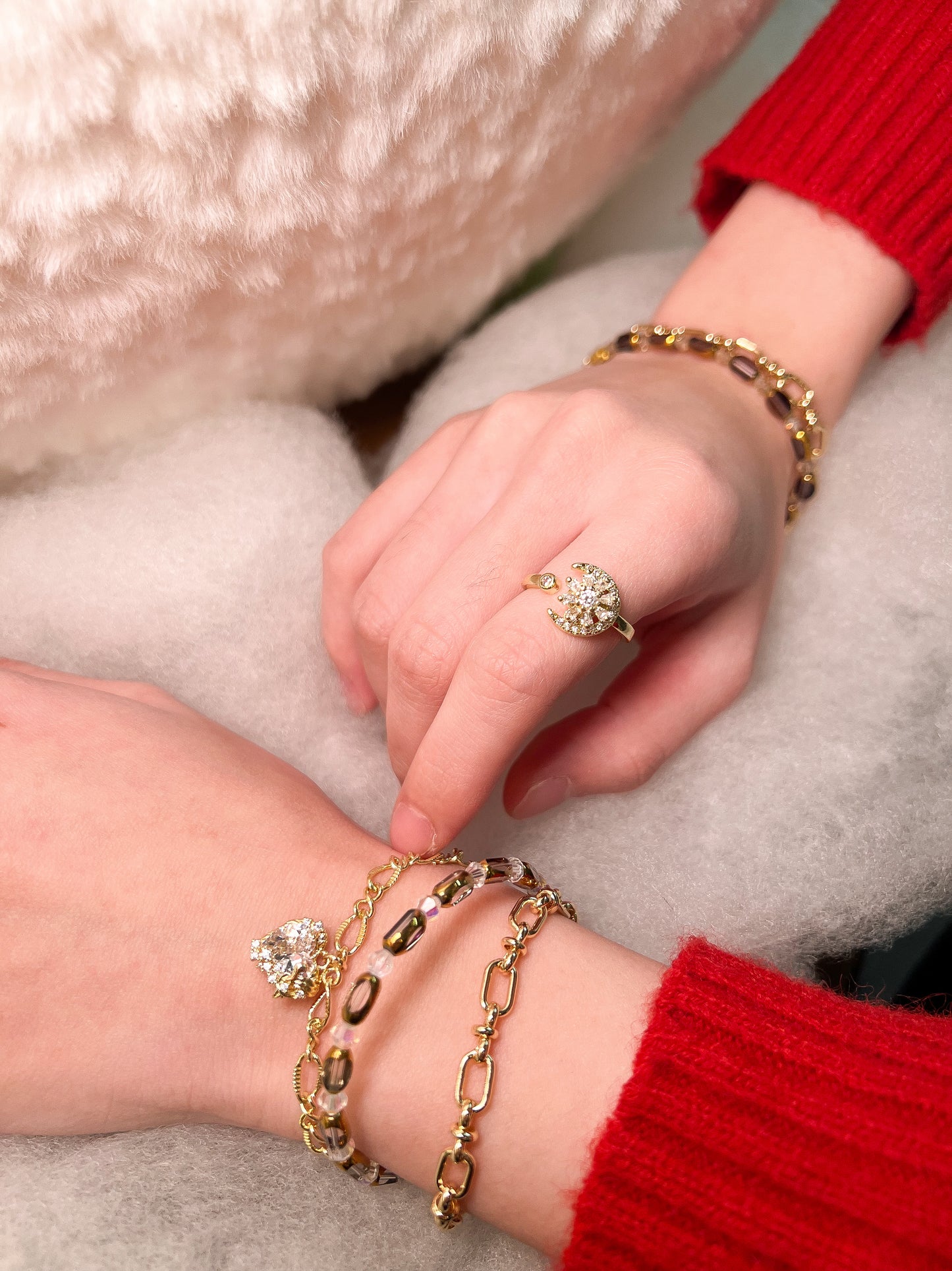 金燈綻語 · Golden Gleam Bracelet