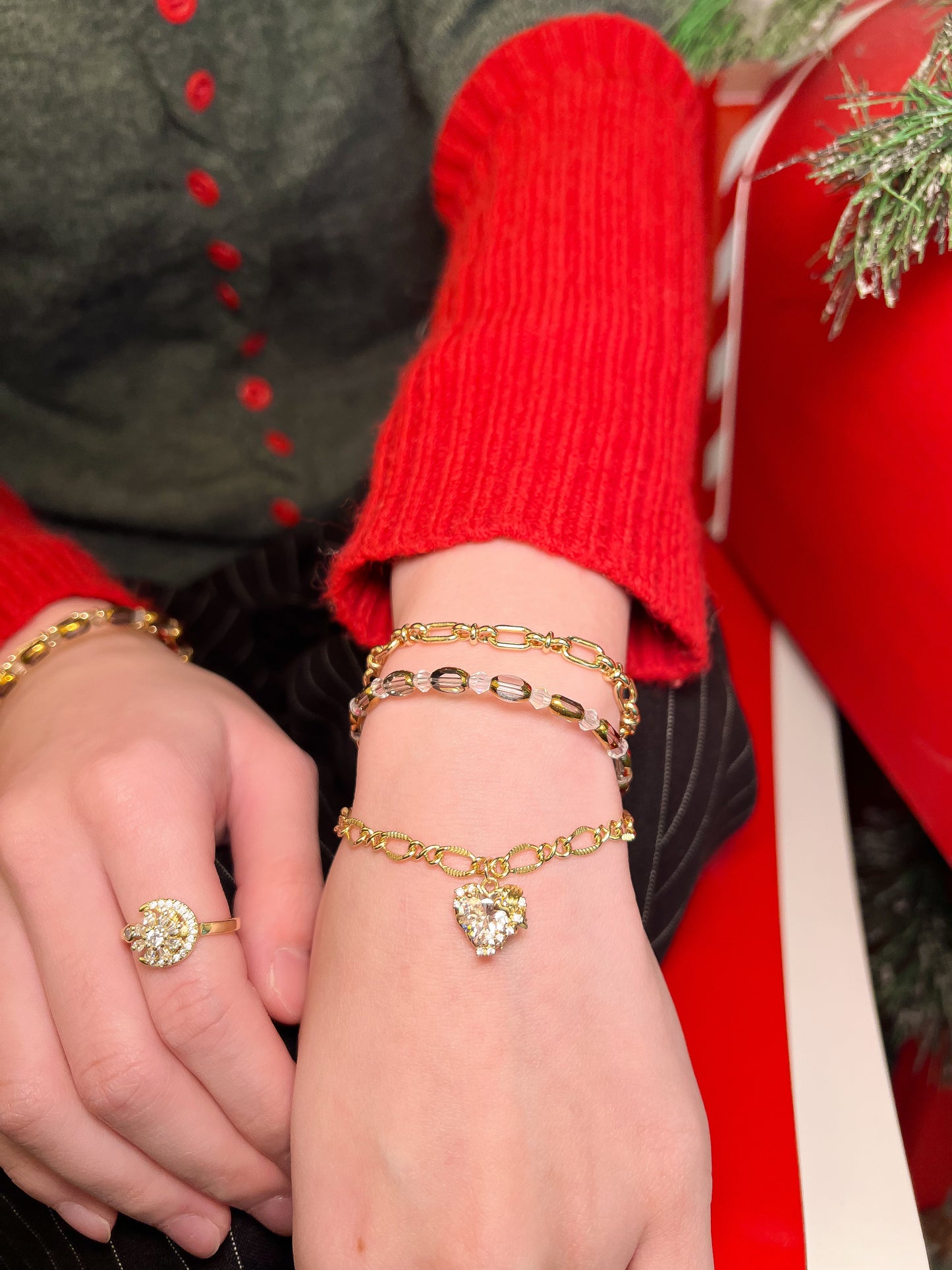 金燈綻語 · Golden Gleam Bracelet