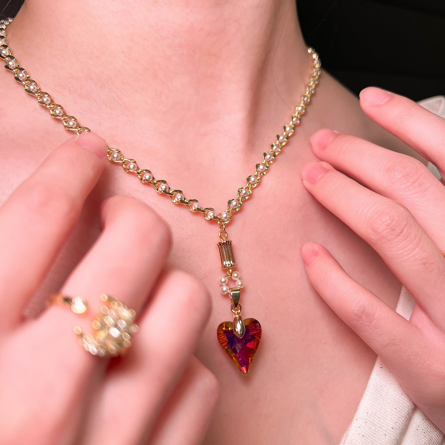 紅芒心弦 · Ember Chord Necklace