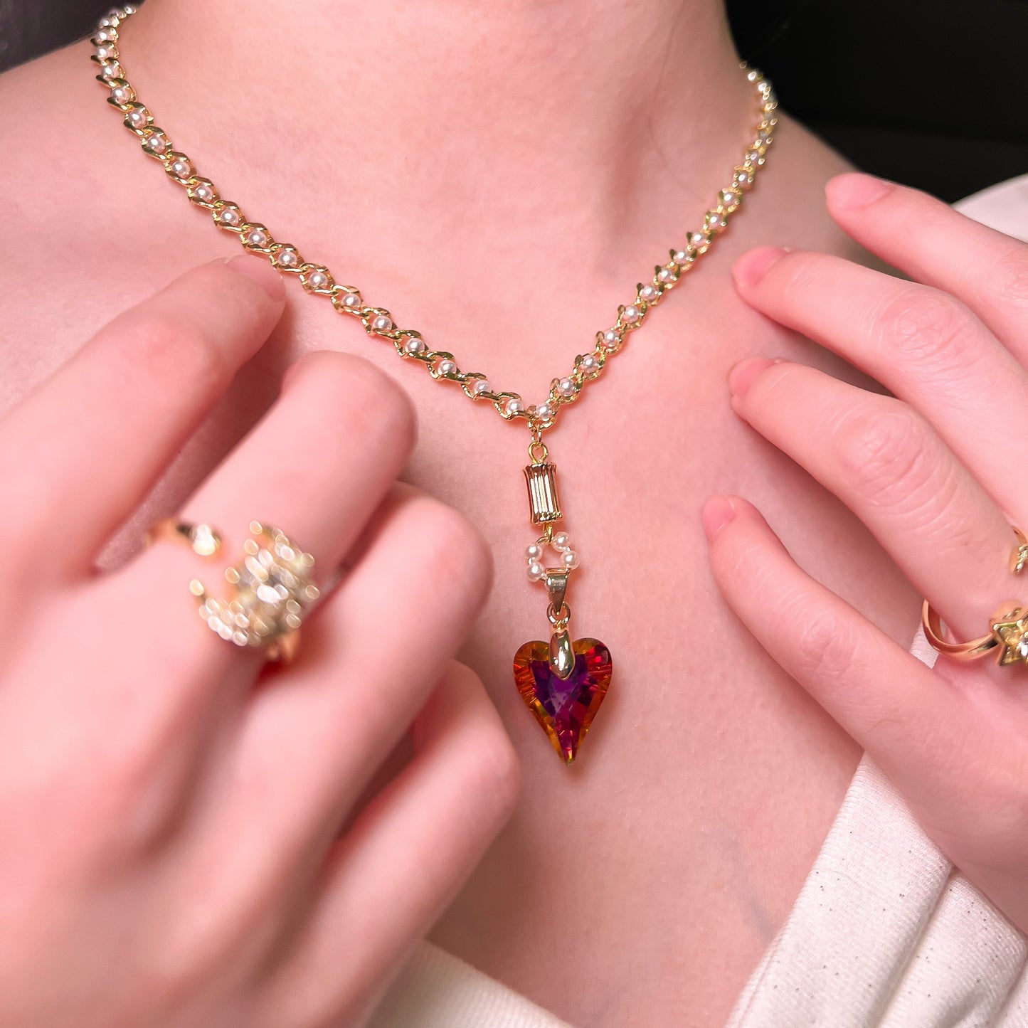 紅芒心弦 · Ember Chord Necklace